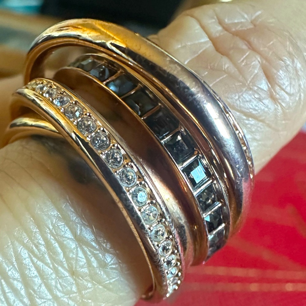 Dynamic ring  size 7